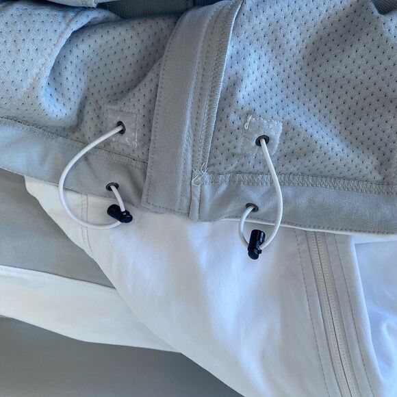 The North Face Women Jacket - Picture 6 of 10